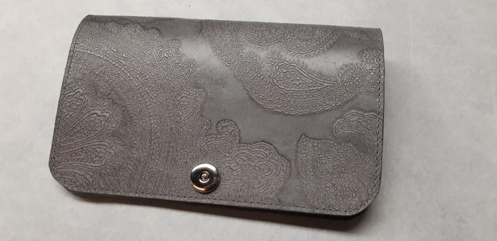 Damesportefeuille met magneet