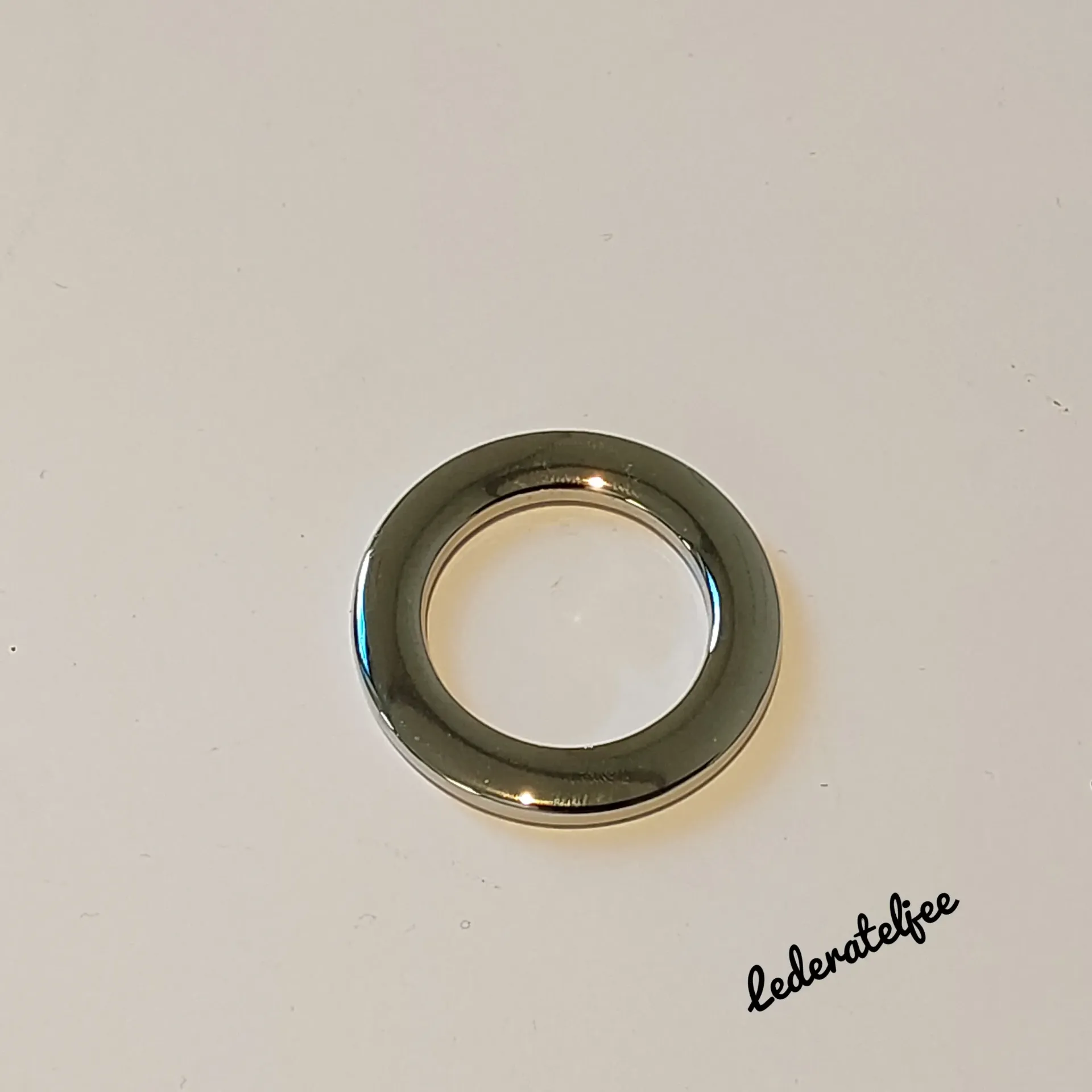 R22 Ring 2.5 cm Nikkel