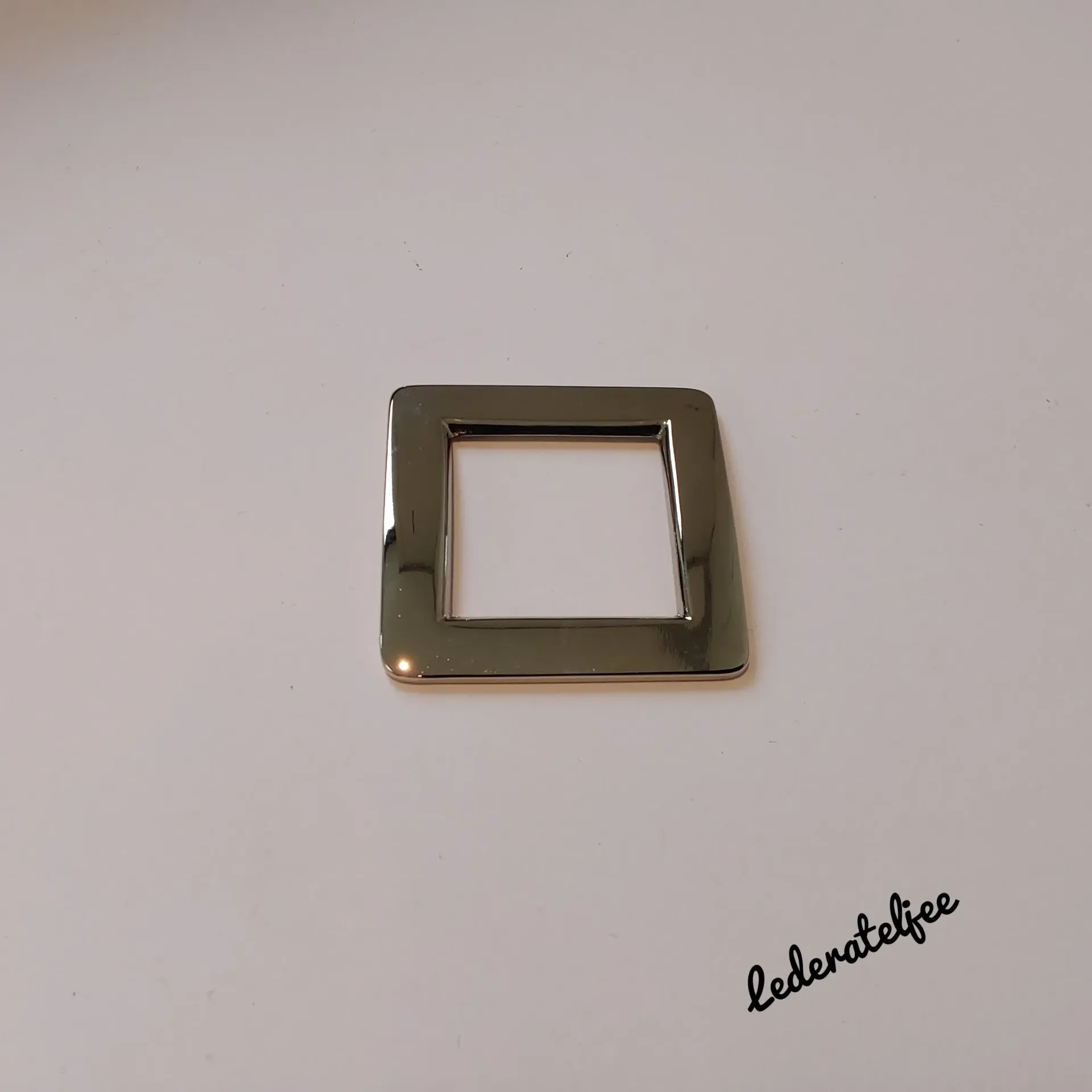 H59 Vierkante ring Nikkel