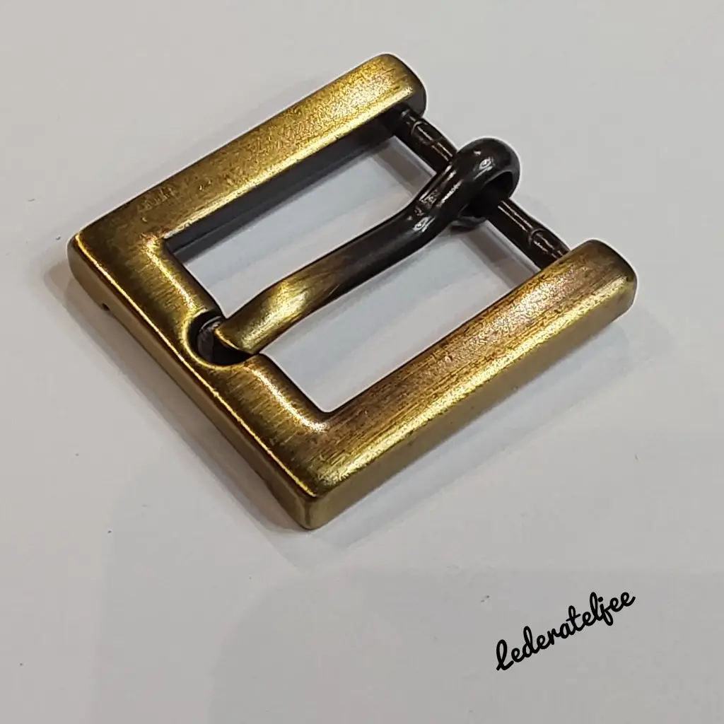 G84 Gesp 2 cm Brons