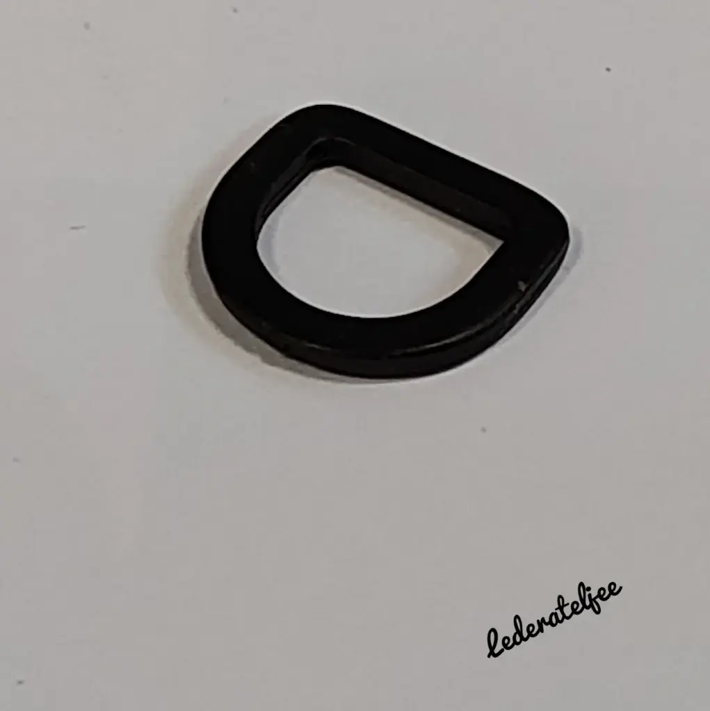 H108 D-ring 1cm Zwart