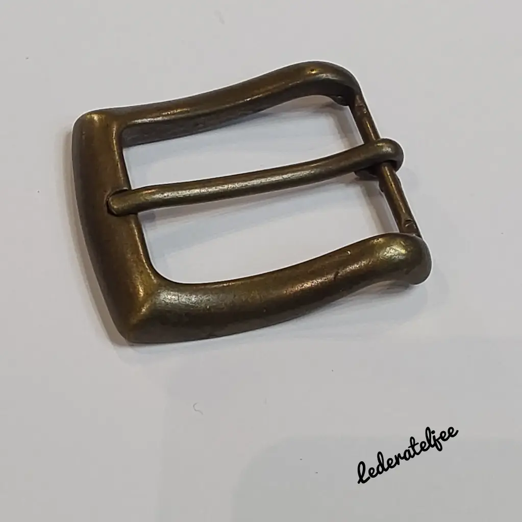 G104 Gesp 3.5cm Brons