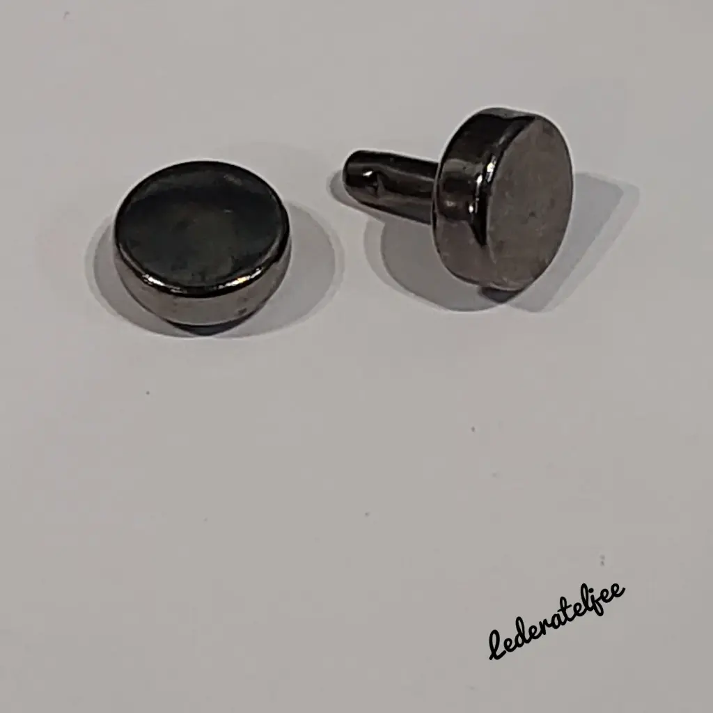 M48 Pootjes Gun Metal