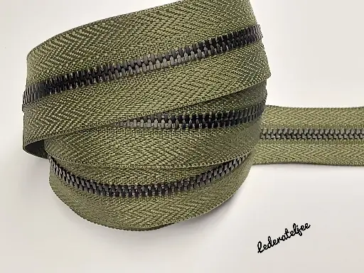 Metalen rits met zwarte tandjes 3mm - verschillende kleuren (geen YKK) 